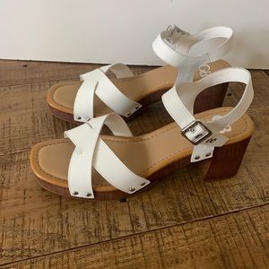 NWT Gianni Bini White Heels (womens size 10)